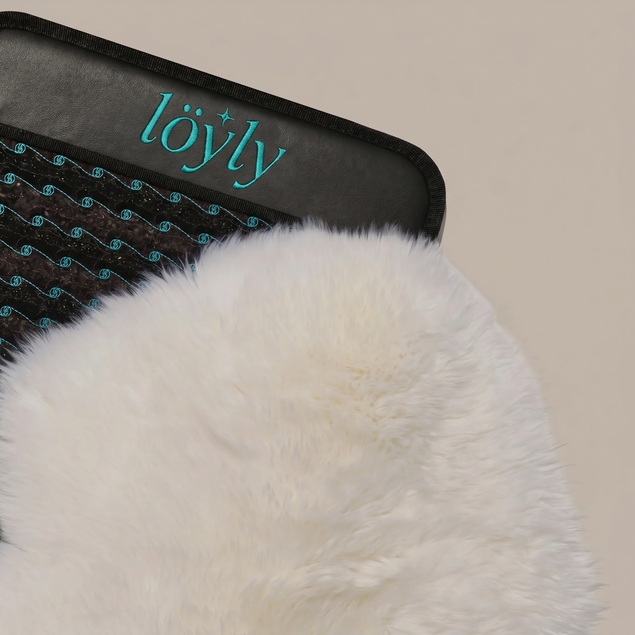 natural-sheep-shearling-cover image 4