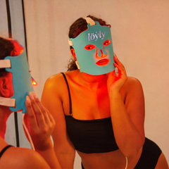 red-light-face-mask image 9
